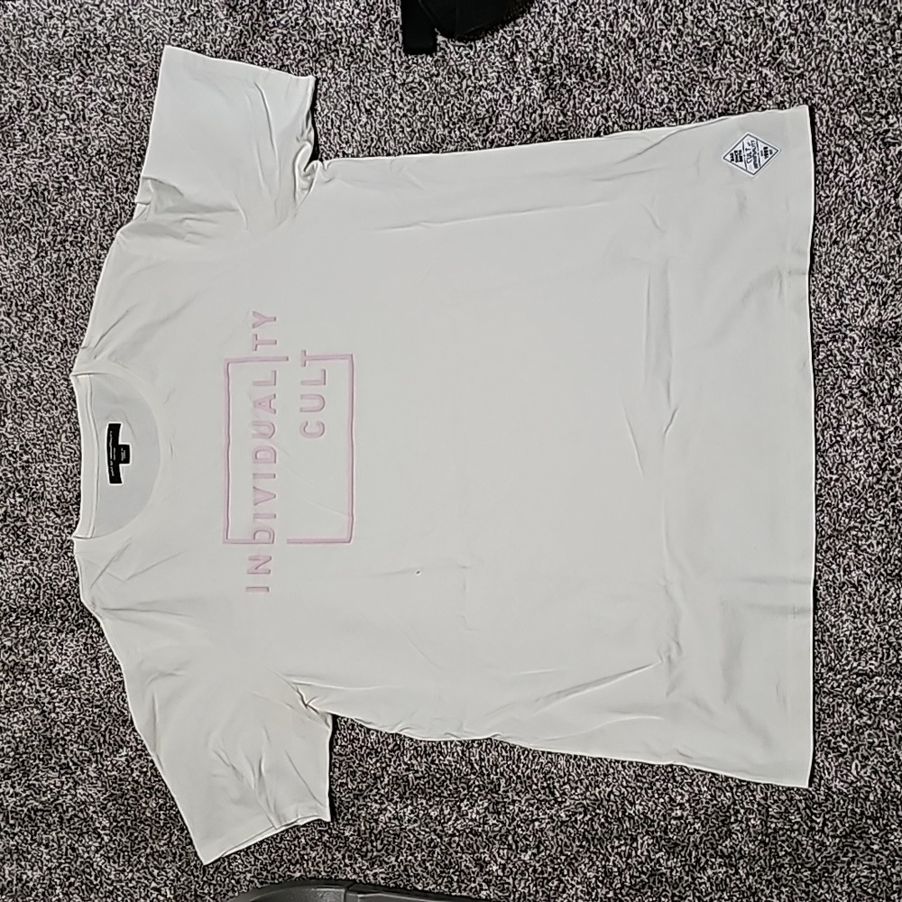 Nwot Cult of Individuality T-Shirt in Men's size XL